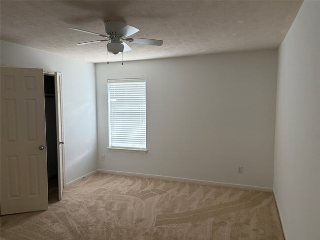 Photo - 410 Sunwood Glen Ln