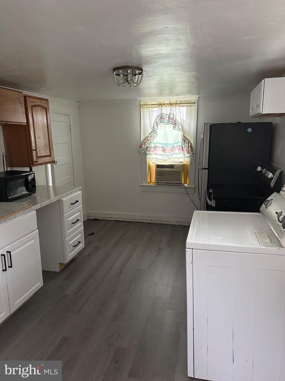 Photo - 1359 Main St