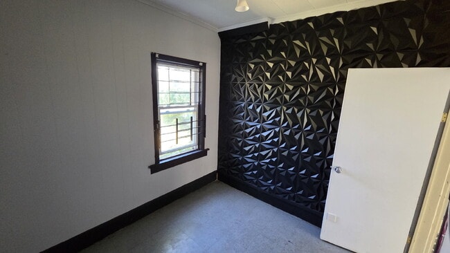 Photo - "Tons of Flex Space - Ready Now!" Unit DN