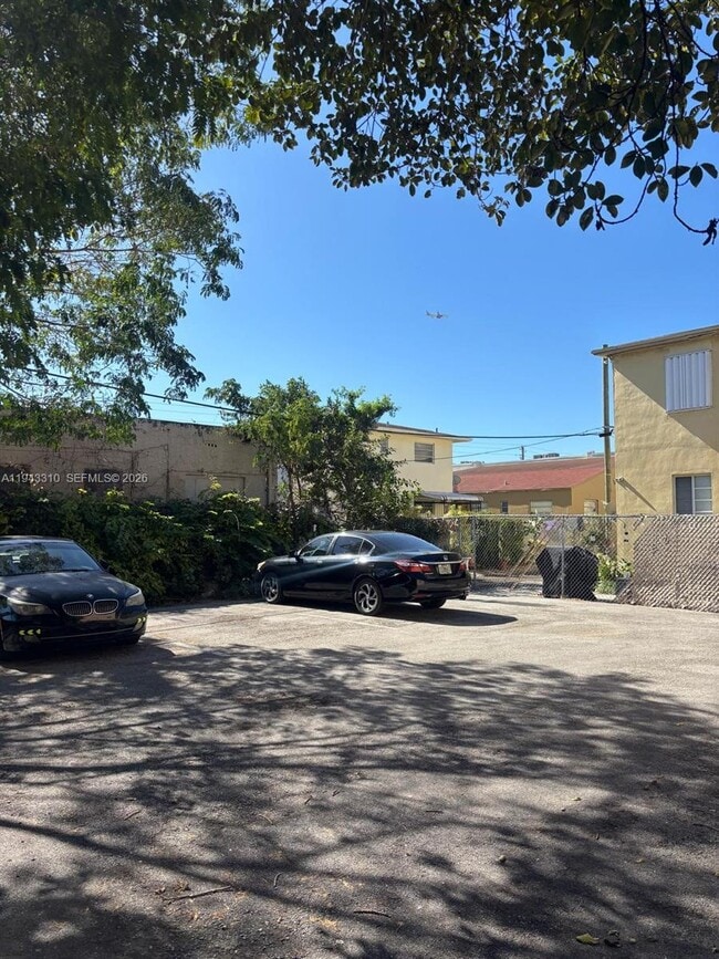 Photo - 1320 SW 6th St Unit 4