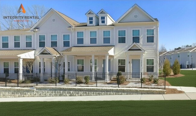 BEAUTIFUL 2 Bedroom End Unit Townhome in Mooresville - MOVE IN SPECIAL - BEAUTIFUL 2 Bedroom End Unit Townhome in Mooresville - MOVE IN SPECIAL