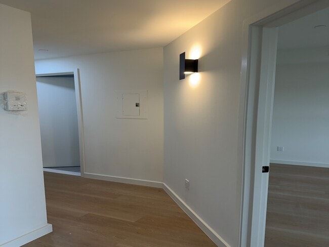 Photo - 3112 Emmons Ave