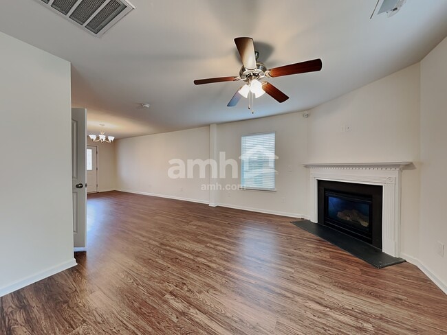 Photo - 1882 Woodstone Dr