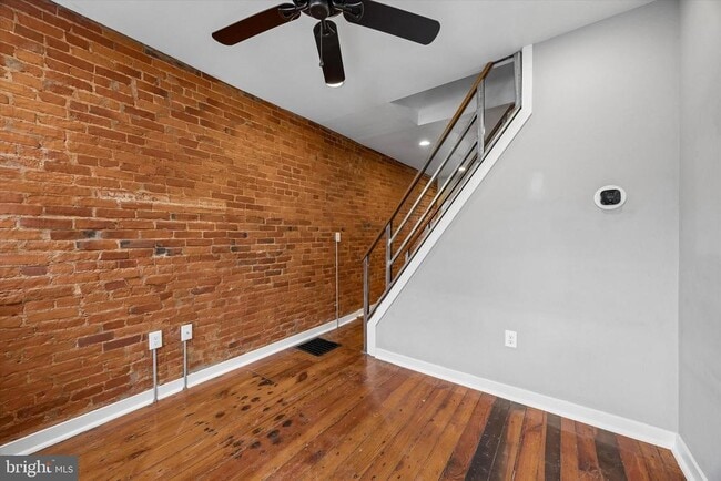 Photo - 2663 Martha St