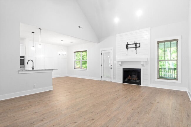 Photo - 1022 Brightwood Ct