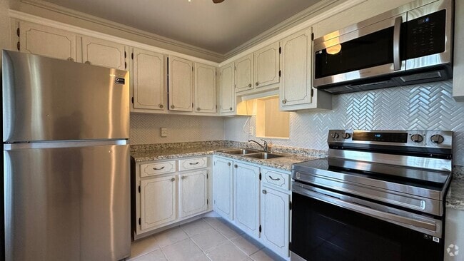 Building Photo - 2214 NE 1st Way Rental