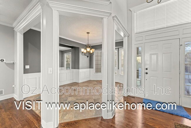 Photo - 14305 Robinson St