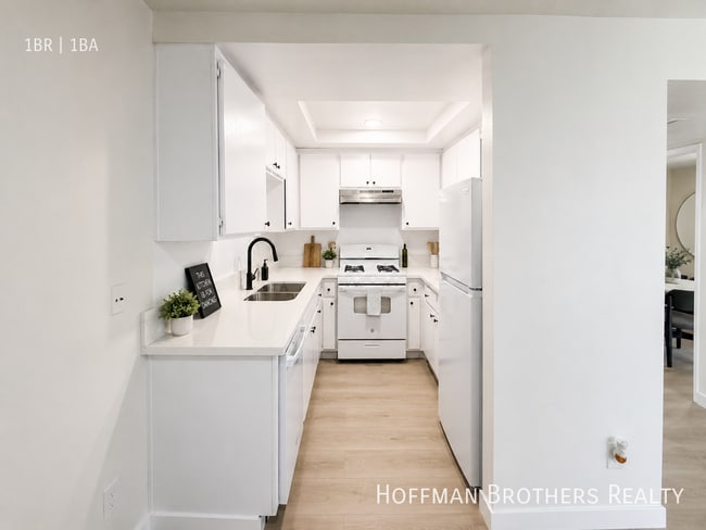 Photo - 5245 Riverton Ave Unit 102