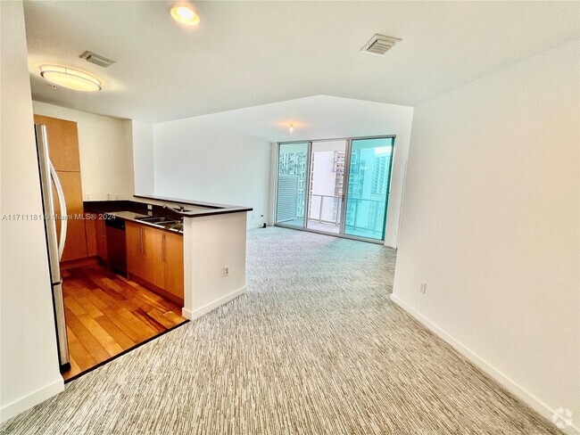 Building Photo - 300 S Biscayne Blvd Unit 1807 Rental