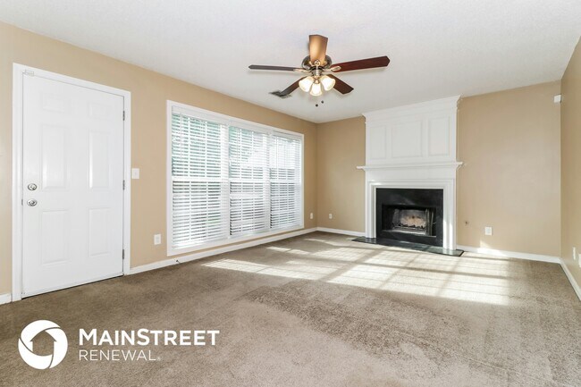 Photo - 835 Eagle Creek Dr NW