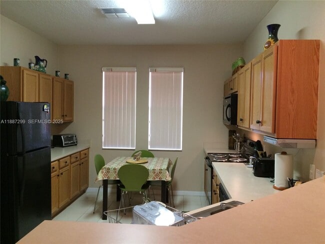 Photo - 2669 Mayaguana St