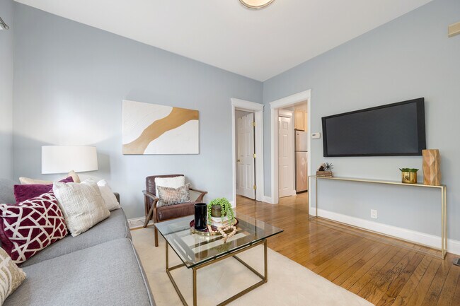 Photo - 3805 N Ravenswood Ave Unit 1