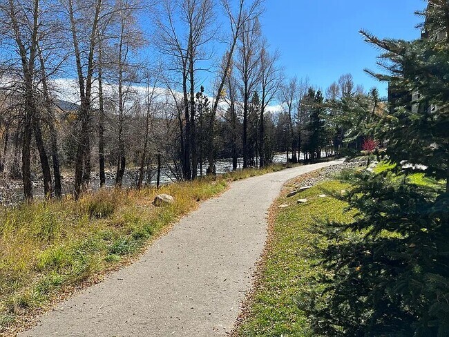 Photo - 930 Blue River Pkwy Unit 721