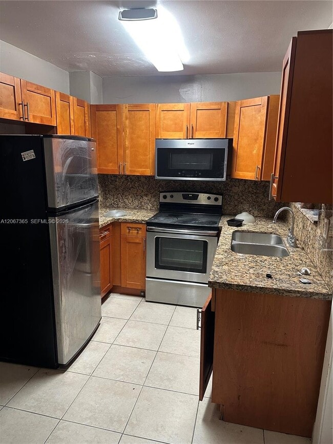 Building Photo - 53 NW 169th St Unit 53