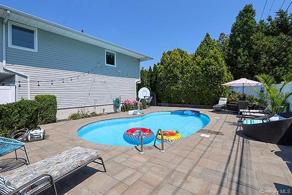 Photo - 12 Barnum Ave