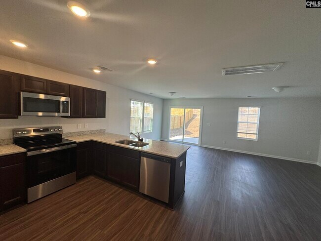 Photo - 287 Brando Wy