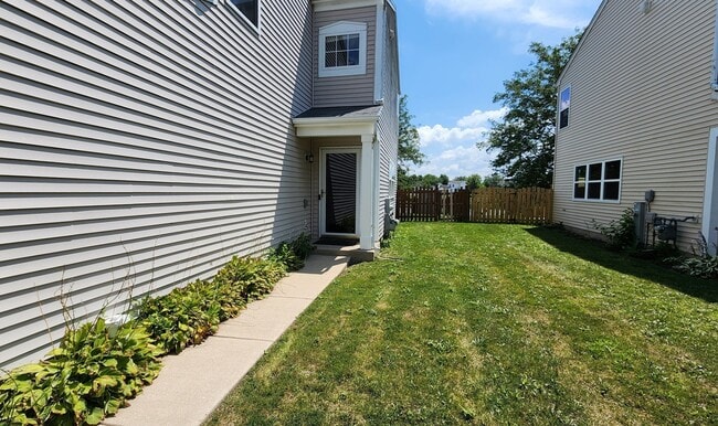 Photo - 301 Wedgewood Cir