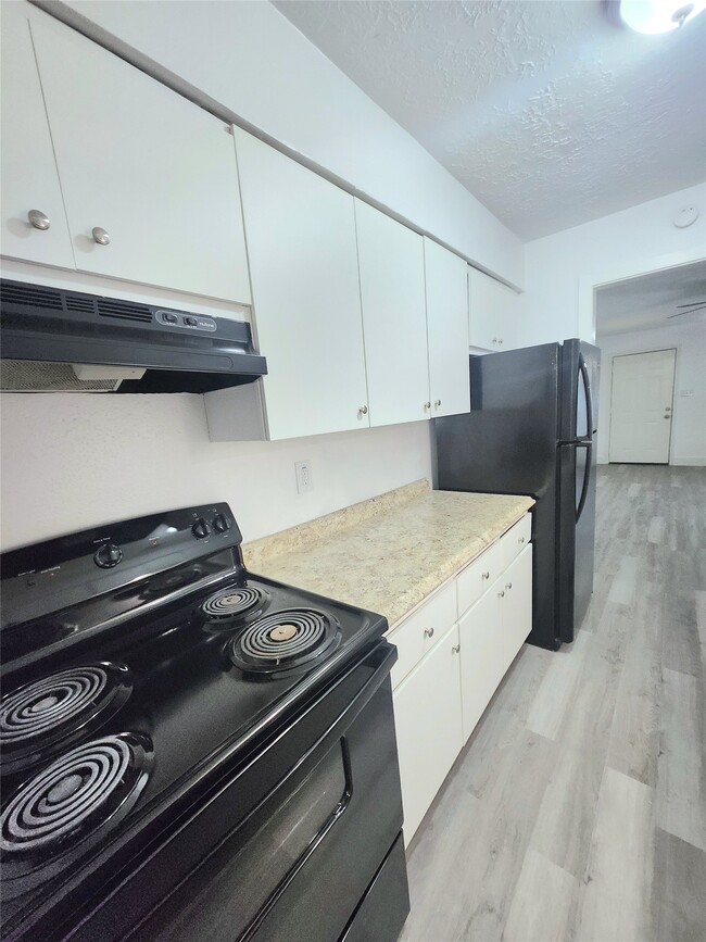 Photo - 6824 W Fuqua St