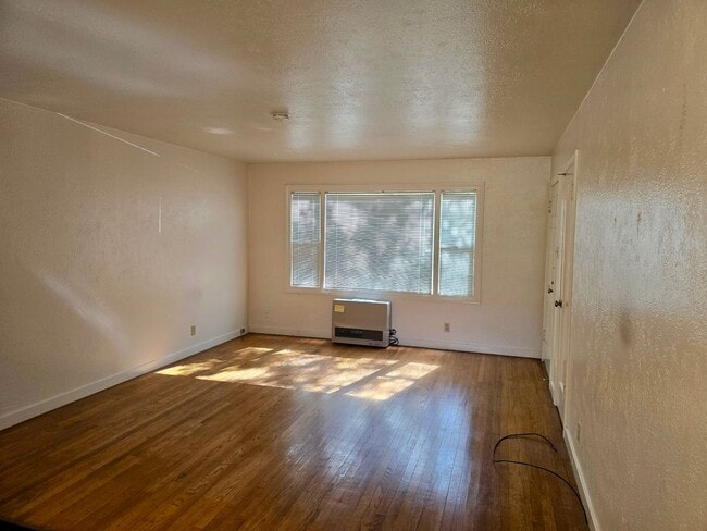 Photo - Downstairs one bedroom apartment available in Four-Plex!