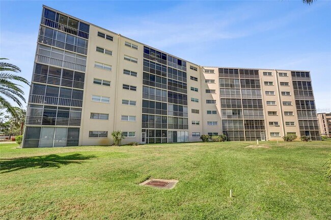 4040 Ironwood Cir Unit 406F