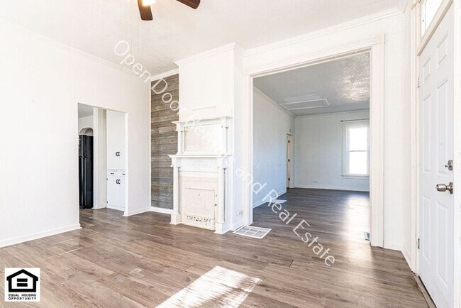 Photo - 603 N Van Buren St