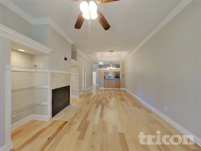 Photo - 1668 Woodland Dr