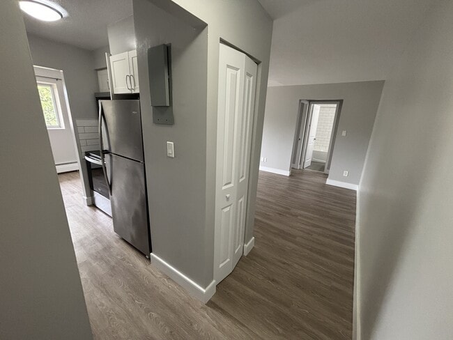 Building Photo - 93 Westwood Dr Unit 301