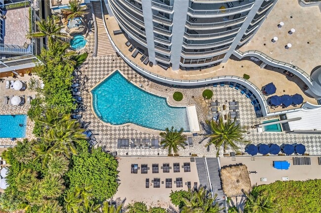 Building Photo - 17375 Collins Ave Unit 1703
