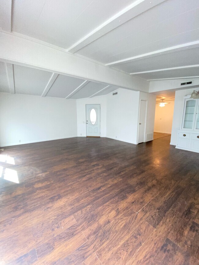 24425 Woolsey Canyon Rd House House Rental in West Hills, CA