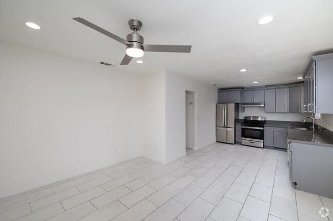2BR, 1 BA - 850SF - Dining Room
