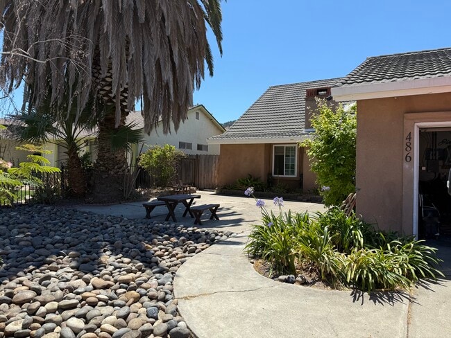 Building Photo - 486 Waskow Dr Rental