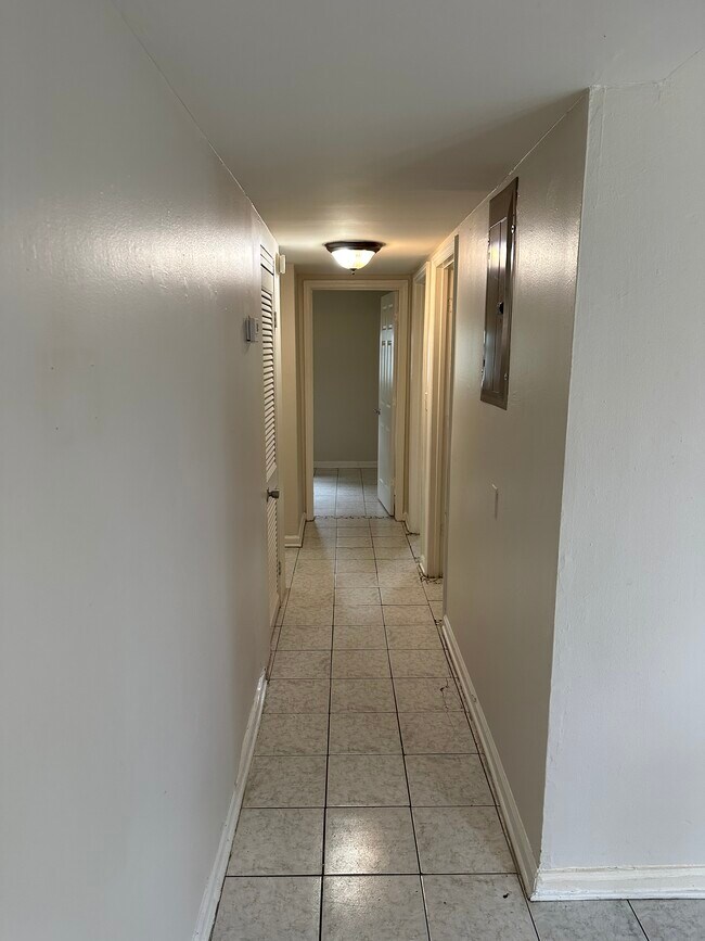 Photo - 1576 W 13th St