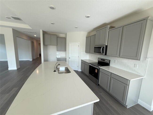 Photo - 2113 Warren Acrs Blvd