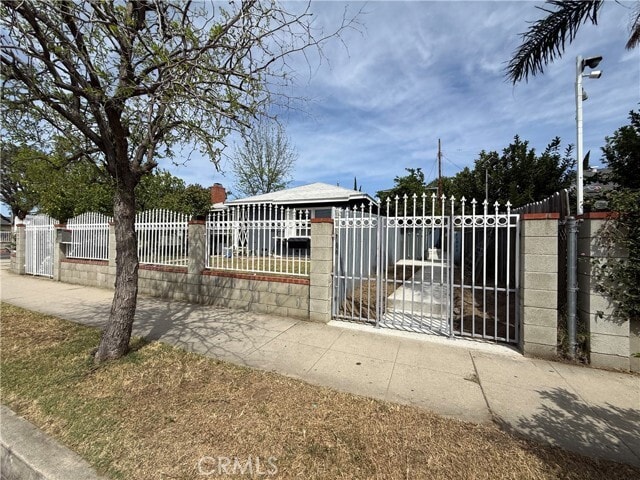 Building Photo - 20953 Saticoy St
