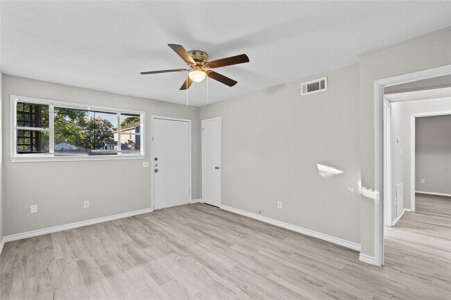 Photo - 2729 Main St Unit 7