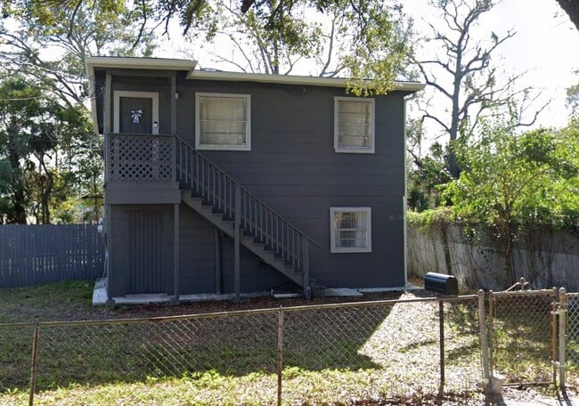 Building Photo - 1184 E 18th St Unit B Rental