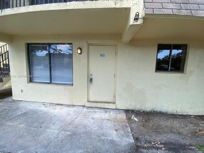 Building Photo - 1045 S Flagler Ave Unit 711