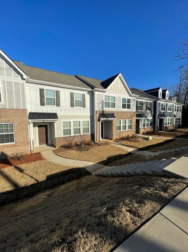 Building Photo - 3 Bedroom 2.5  Bath Townhome in Travelers ...