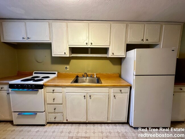 Building Photo - 33 Westgate Rd Rental