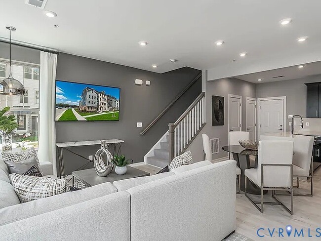 Photo - 202 Brattice Dr