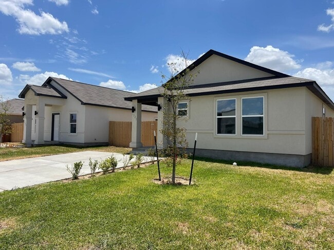 Photo - 1525 Estudiantes Dr