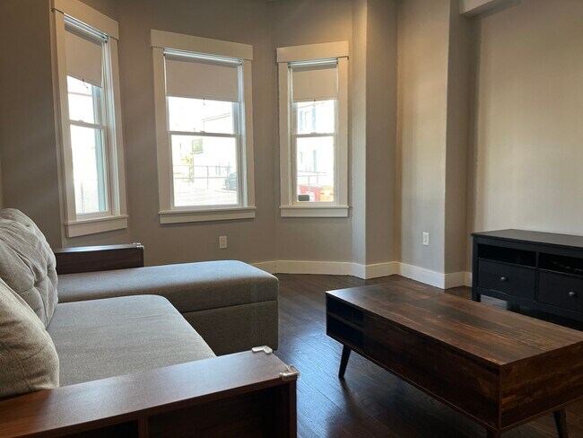 8 Chestnut Ave Unit 1