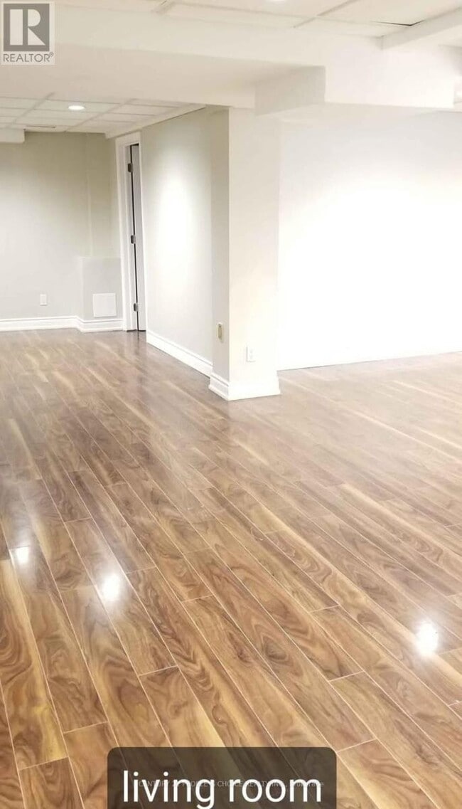 Photo - 4408 Romfield Crescent