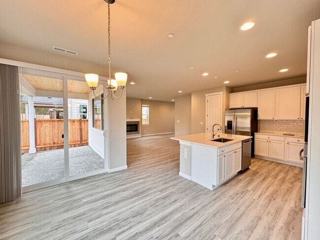 Photo - 7467 87th Dr NE