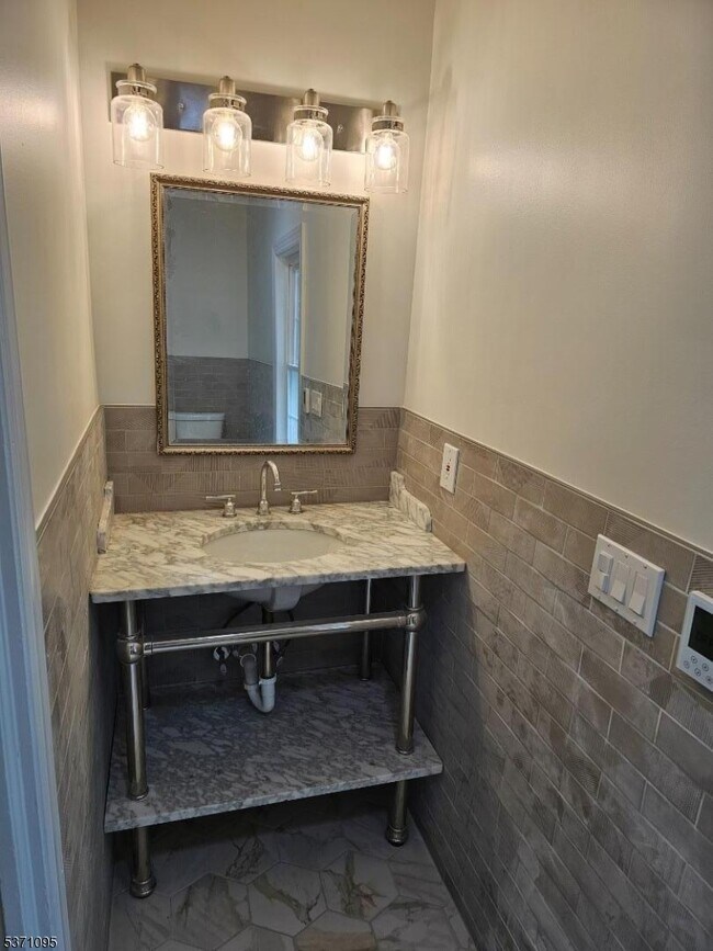 Photo - 135 Main St Unidad B