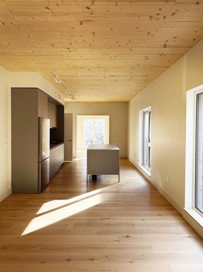 Photo - 517 W Main St