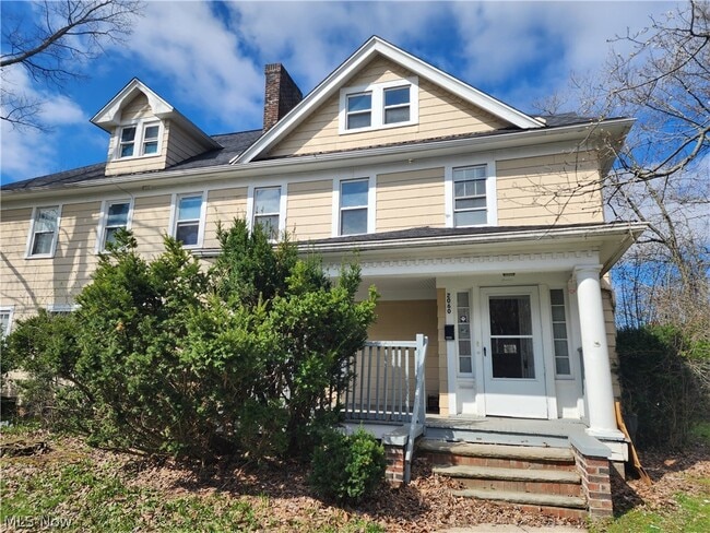 Building Photo - 2060 Rossmoor Rd