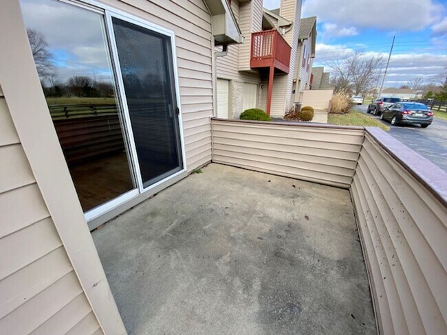 Photo - Great 3 Bedroom 2 Bathroom Large End Unit ...