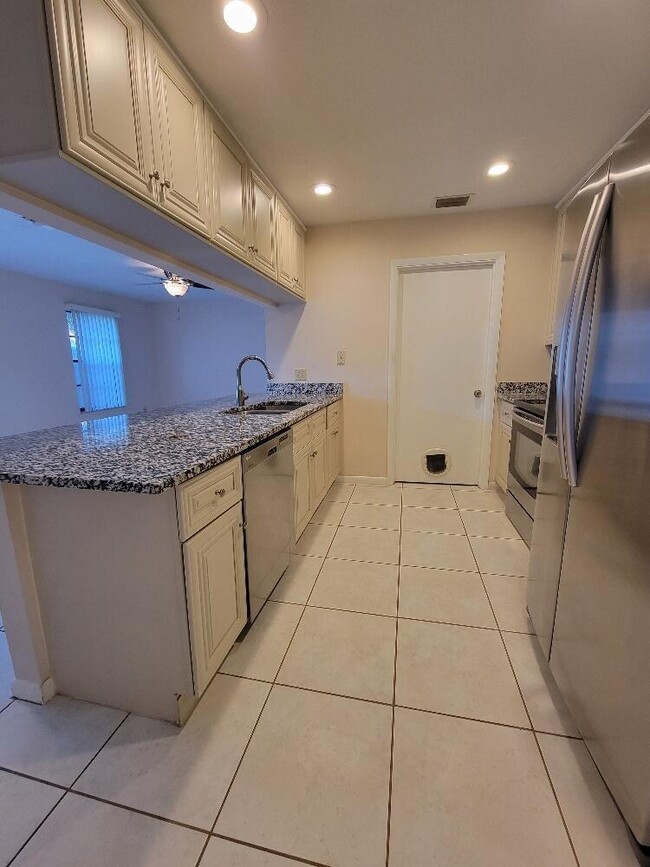 Photo - 1087 Goldenrod Rd