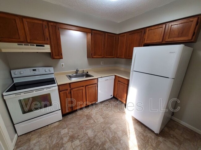 Photo - 2016 St Paul Dr